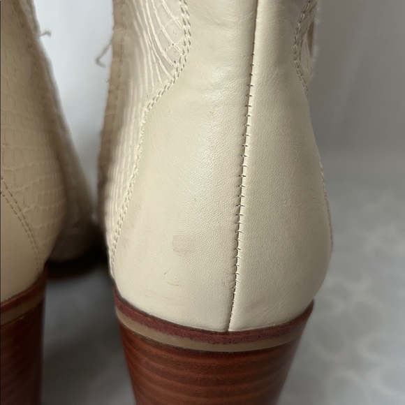 MIA Cream Leather Snake Print Raylyn Heeled Cowgirl Boots Shoes **Size 7** 🌸🌸 - Picture 8 of 8
